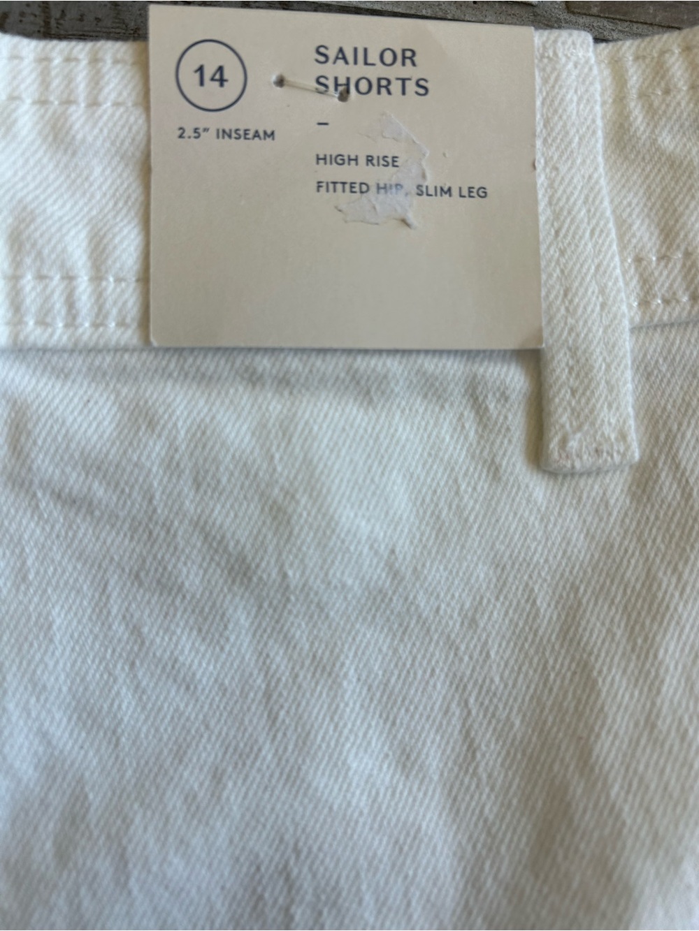 Universal Thread Women's High Rise 2.5" Inseam Sailor Jean Shorts White Size 14 - Picture 3 of 7